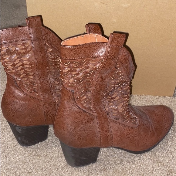 Cowgirl boots - Picture 2 of 2